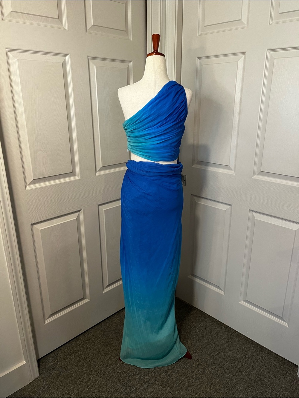 Rococo Sand Luca One-Shoulder Ombre Blue-Green Ruched Skirt Set Size Small - Picture 7 of 11